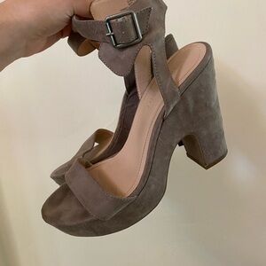 MADDEN GIRL G-HALEE CHUNKY GRAY PLATFORM BLOCK HEELS SANDALS SIZE 8.5